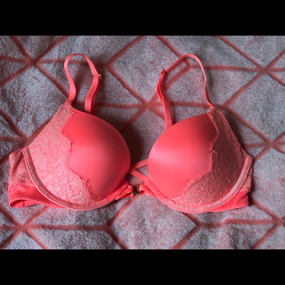 Victoria’s Secret Very Sexy push-up 34B